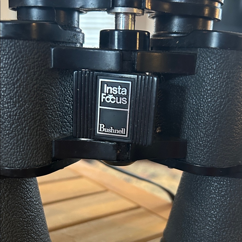 Vintage Bushnell binoculars with case. - Picture 3 of 11